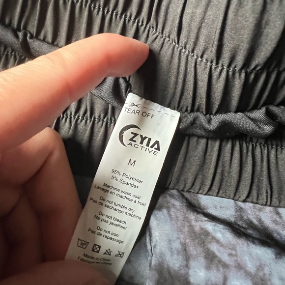 Zyia Black Crumple Sprinter Shorts - Picture 2 of 3